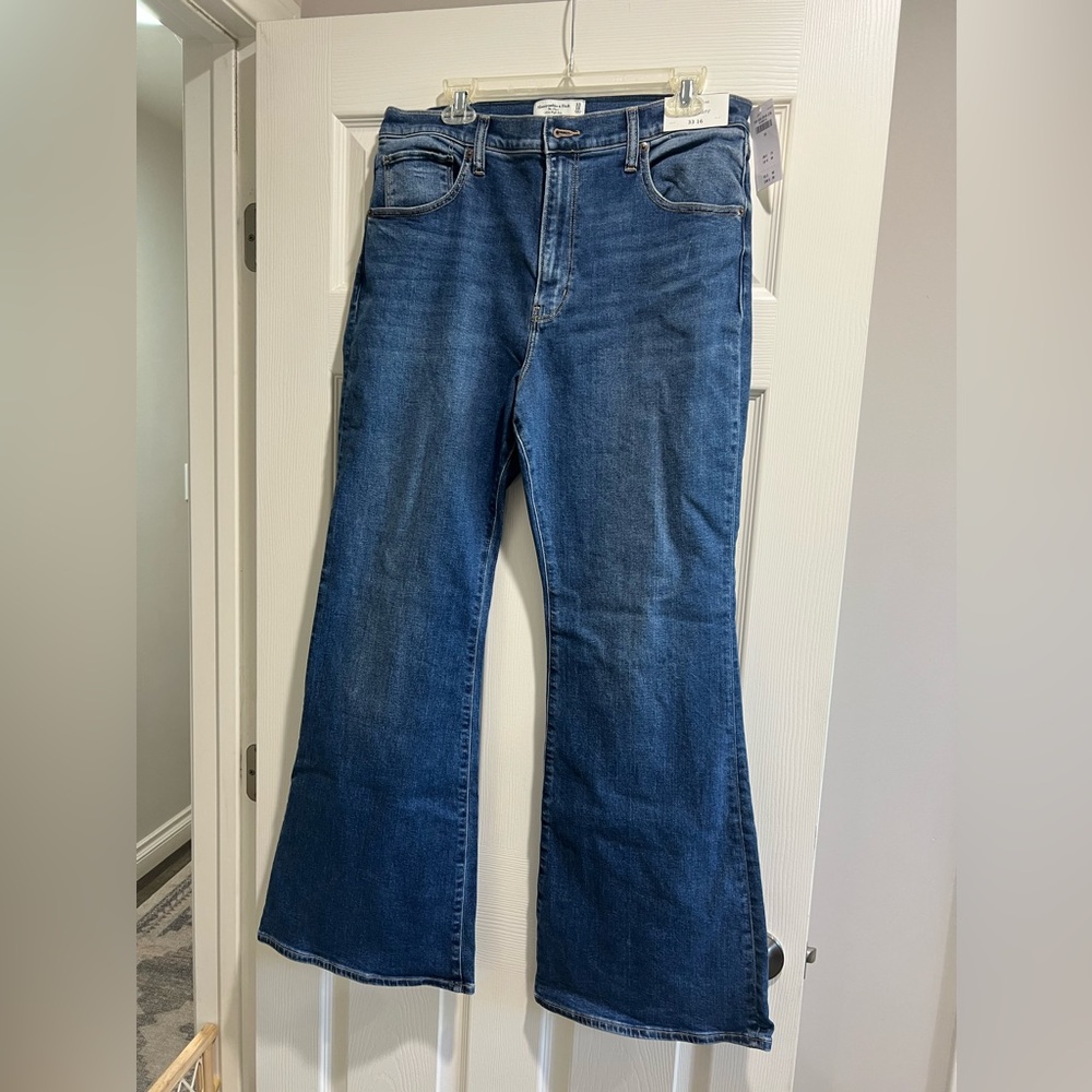 Abercrombie & Fitch the flare high rise jeans